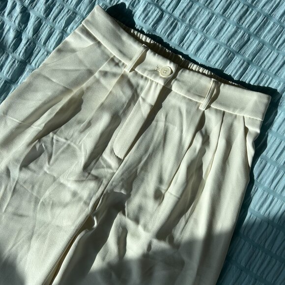 Women's Off-White Wide-Leg Dress Pant - Size Medium - Picture 2 of 4